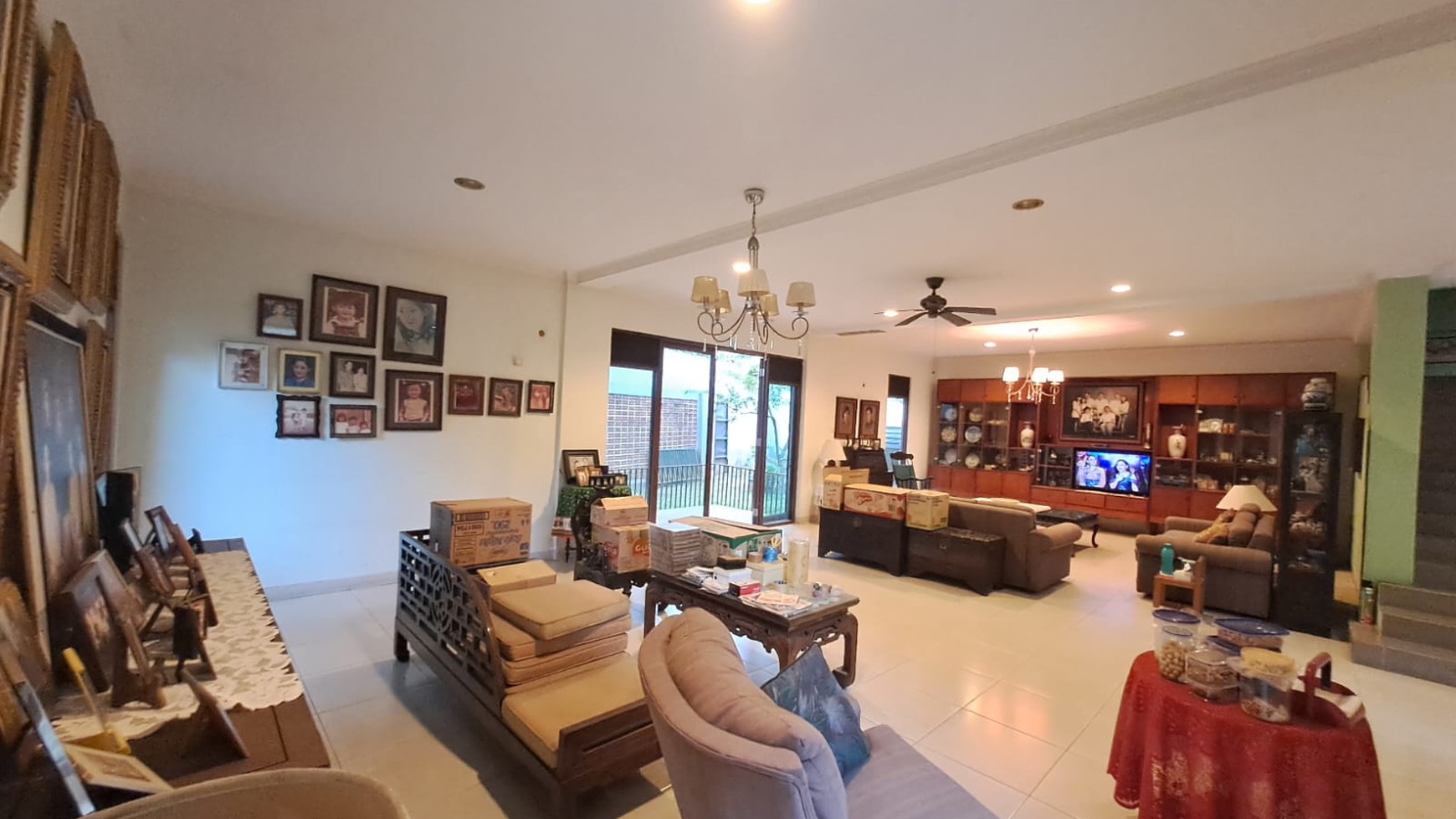 Dijual Rumah Modern Minimalis dengan Ruang Keluarga Lega di Lingkungan Nyaman CitraGran Cibubur  /  A Modern Minimalist House  with Spacious and Comfortable Living Room #DDAL