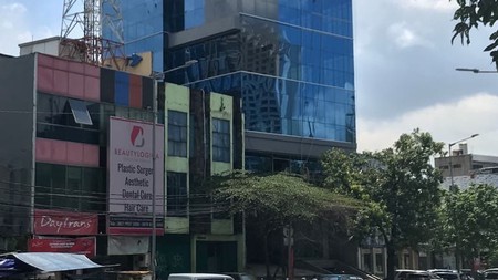 MINI GEDUNG BARU TERLETAK  DI  DEPAN  APARTEMENT SUDIRMAN  PARK DENGAN 8  LANTAI 