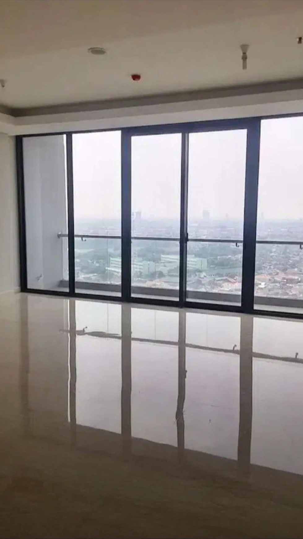 Apartemen Voila Ciputra World Tipe 4+1 Bedroom SEMI Furnished - TerMURAH - Bagus - Lantai 38 - Best View - Surabaya Barat