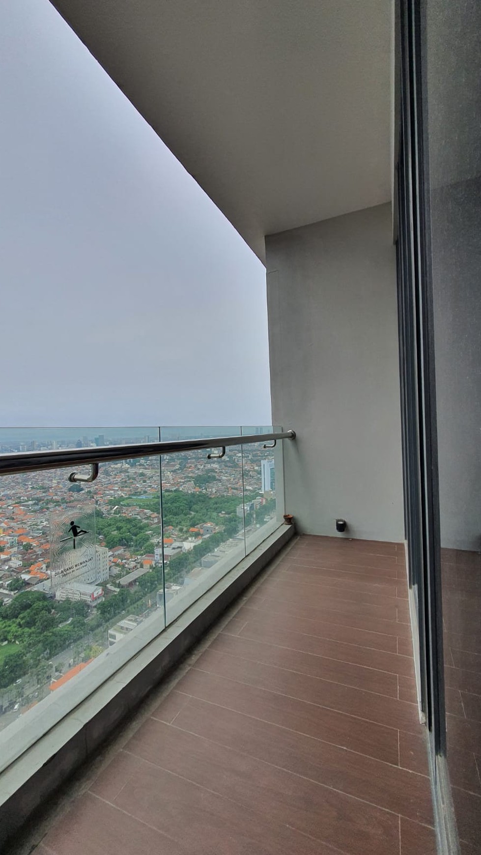 Apartemen Voila Ciputra World Tipe 4+1 Bedroom SEMI Furnished - TerMURAH - Bagus - Lantai 38 - Best View - Surabaya Barat