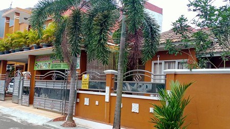 Dijual Rumah Ada Kolam Renang Villa Nusa Indah 3 