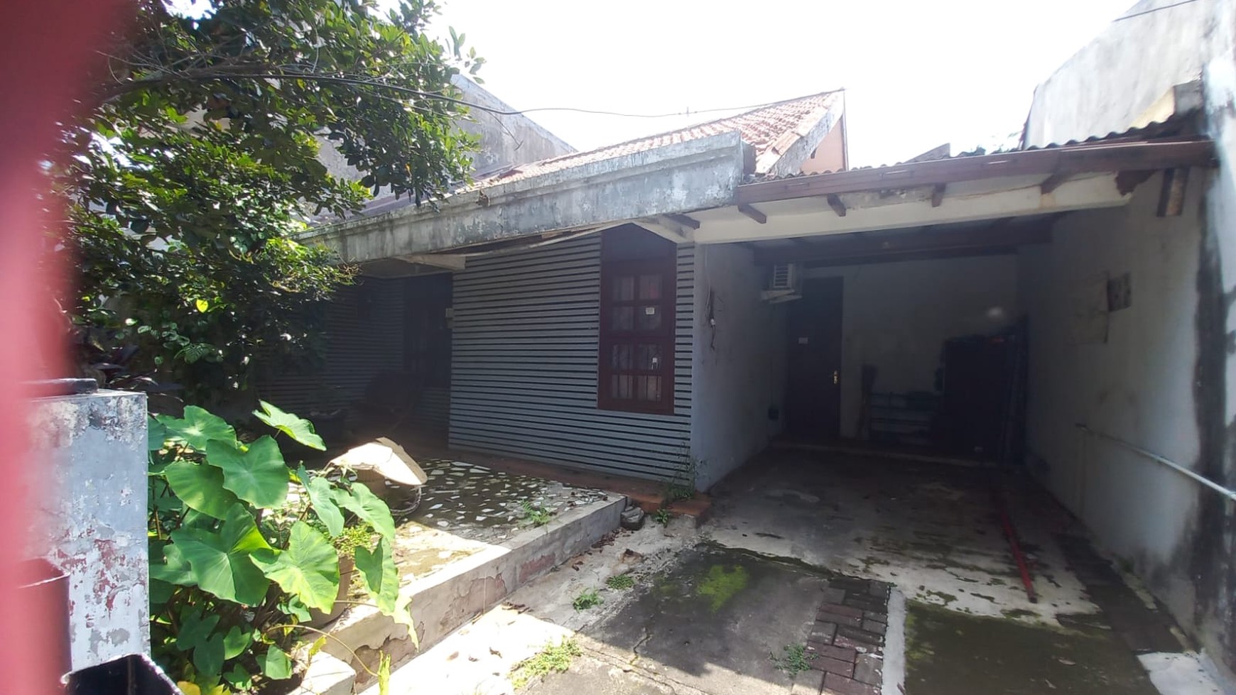 Rumah 1 lantai, lokasi bagus, di Bintaro Sektor 1