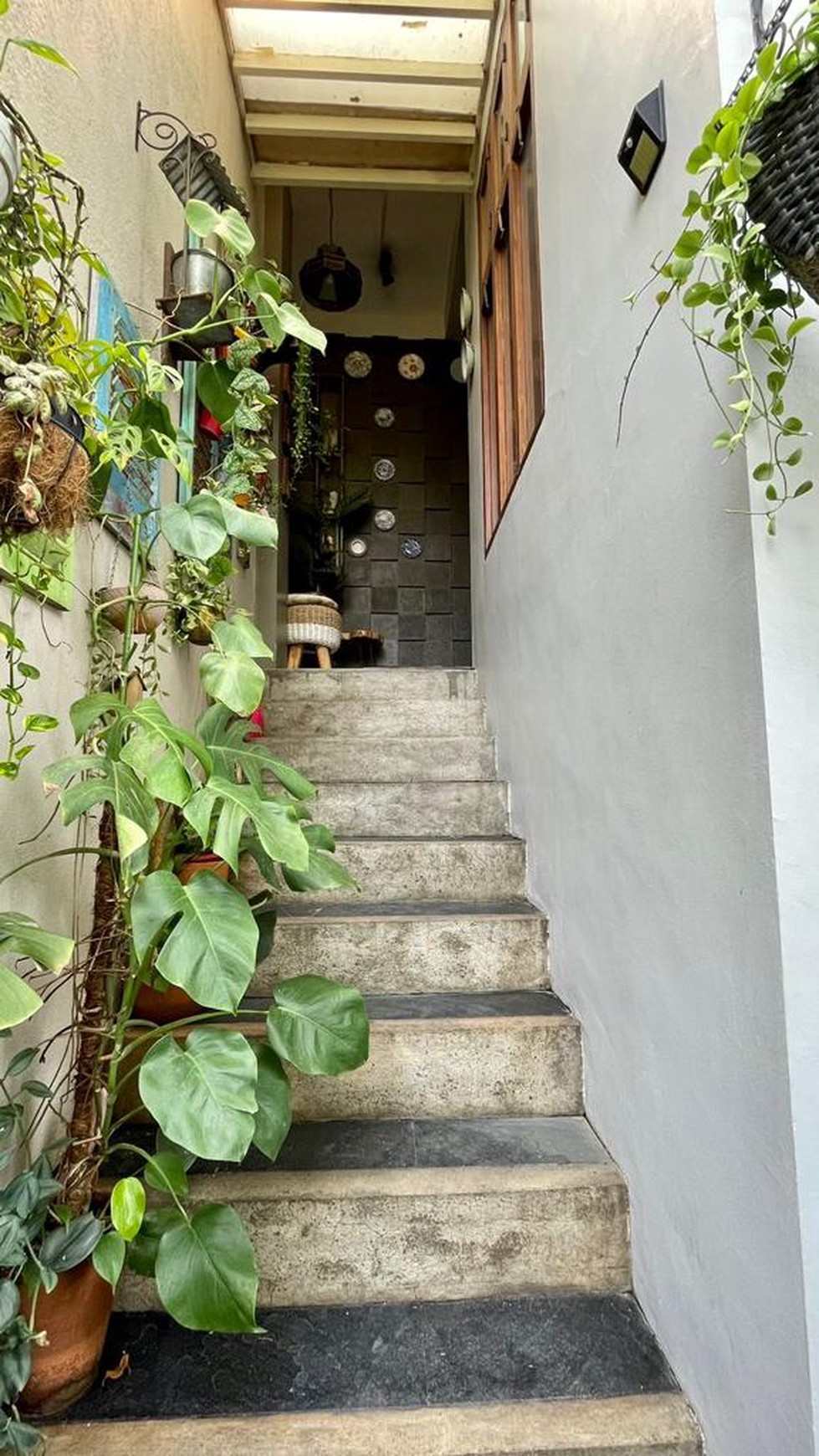 Rumah Cantik, Bagus, Full Furnished ,siap huni Lokasi strategis di Bintaro.