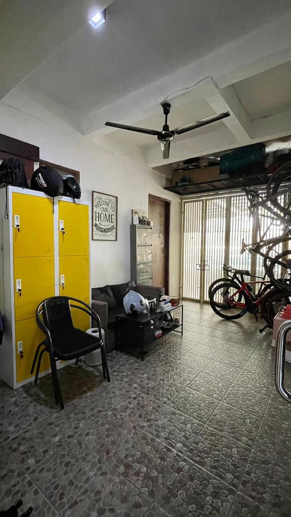 Rumah Cantik, Bagus, Full Furnished ,siap huni Lokasi strategis di Bintaro.