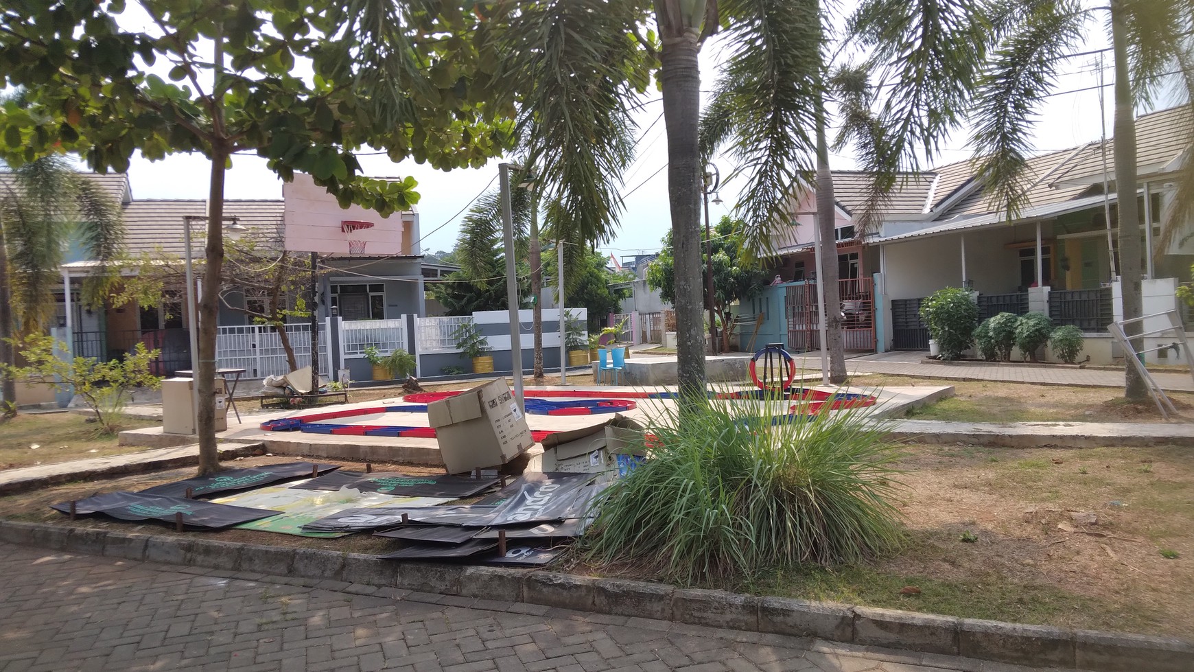 Rumah 1 lantai depan taman di Grand Nusa Indah Cileungsi harga nego
