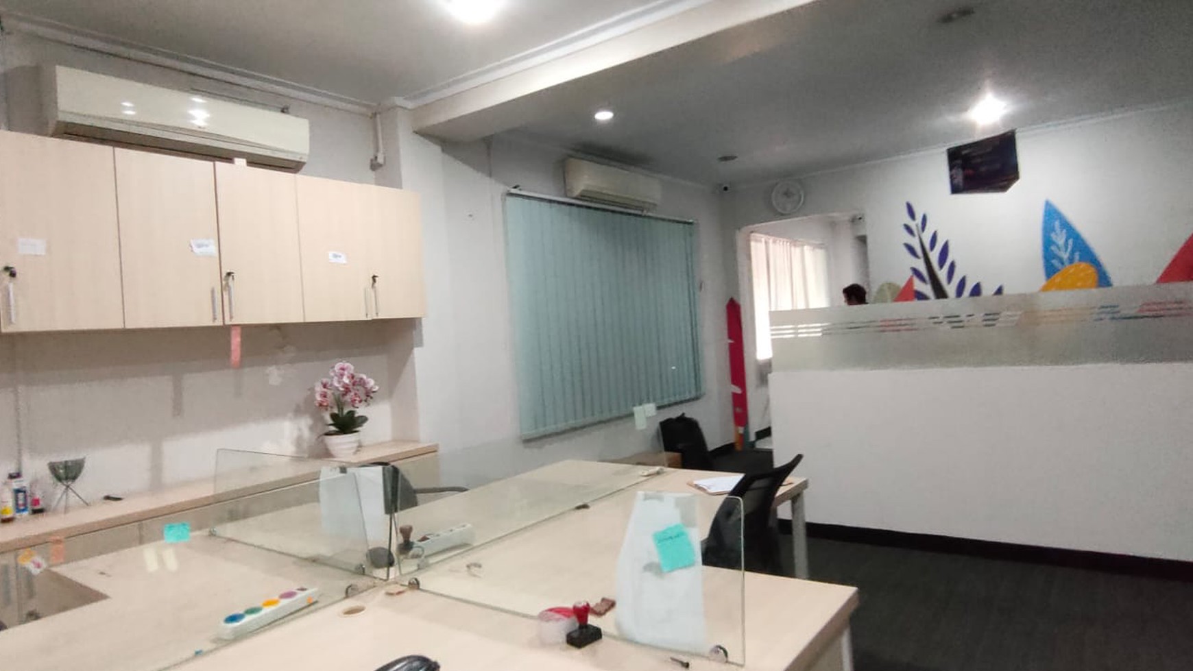 FOR RENT
Rumah Sewa Untuk Usaha Kantor, Restaurant & Kafe Lokasi Strategis
@ Kebayoran Baru, Jakarta Selatan