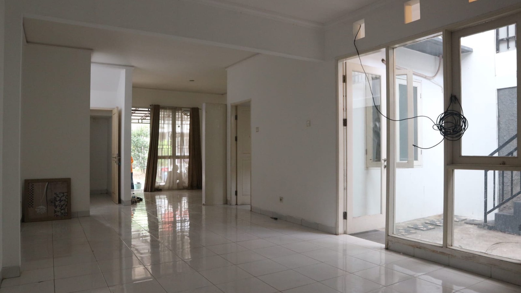 Rumah di dalam cluster Sevilla - Kencana Loka BSD City