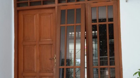 RUMAH BAGUS TERAWAT SIAP HUNI DIJUAL MURAH