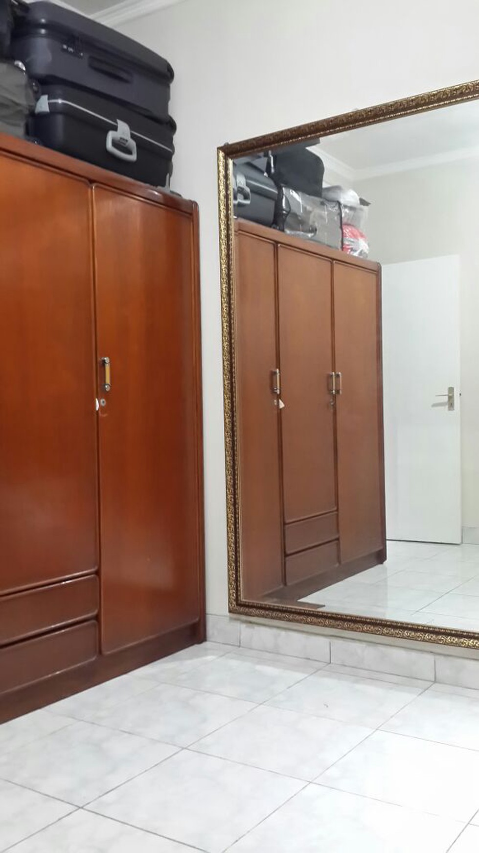 RUMAH BAGUS TERAWAT SIAP HUNI DIJUAL MURAH