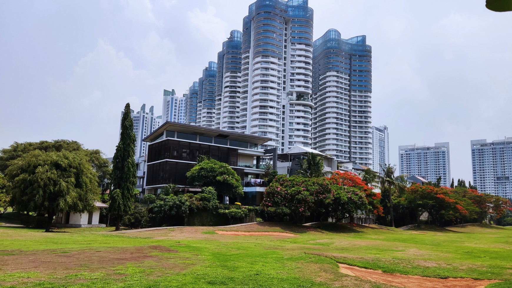 For Sale Springhill Golf Residence - Kemayoran - Luxurious House View Golf - 