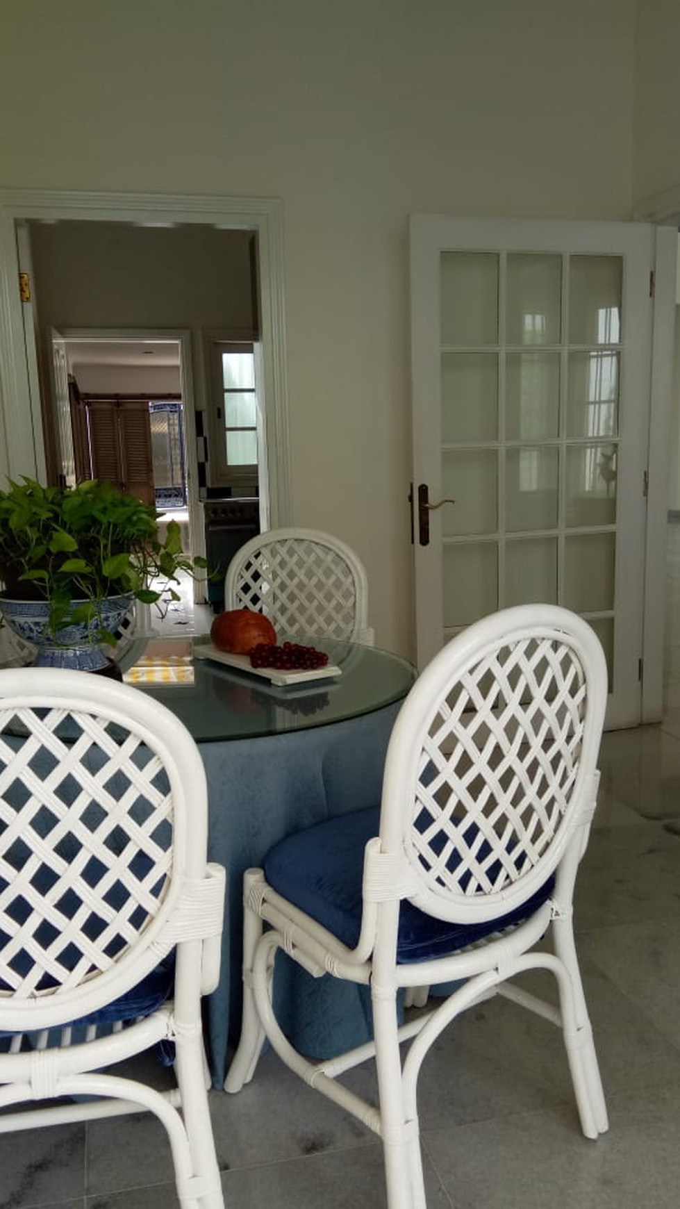 A clean house fully furnished for rent  at Kebayoran Baru