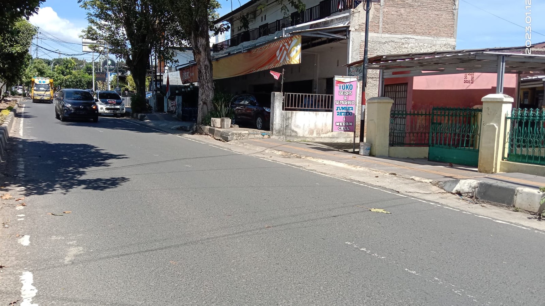 Dijual Rumah Pertigaan Jalan P.E.M. Nur