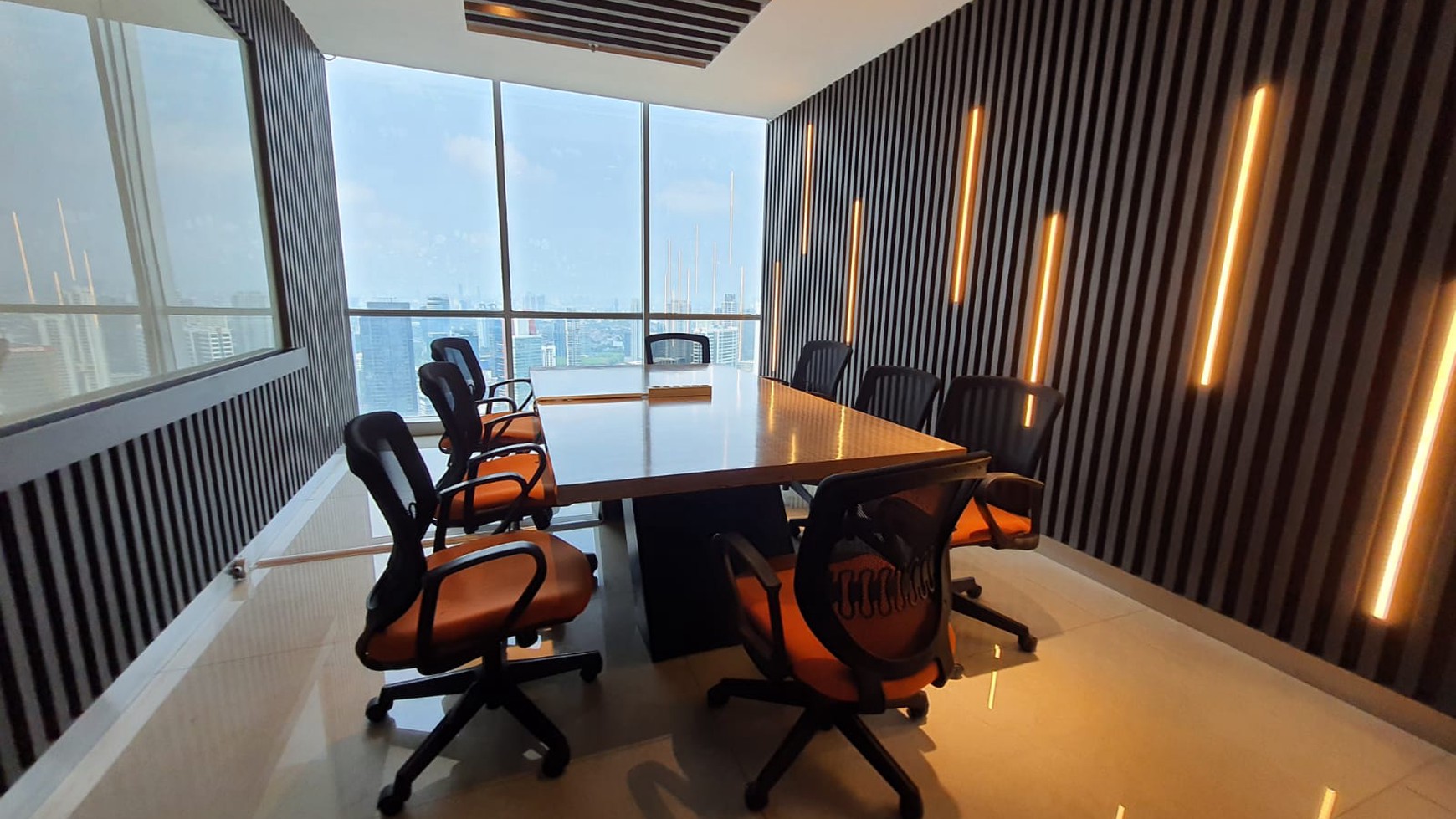 Dijua office space di AXA Tower