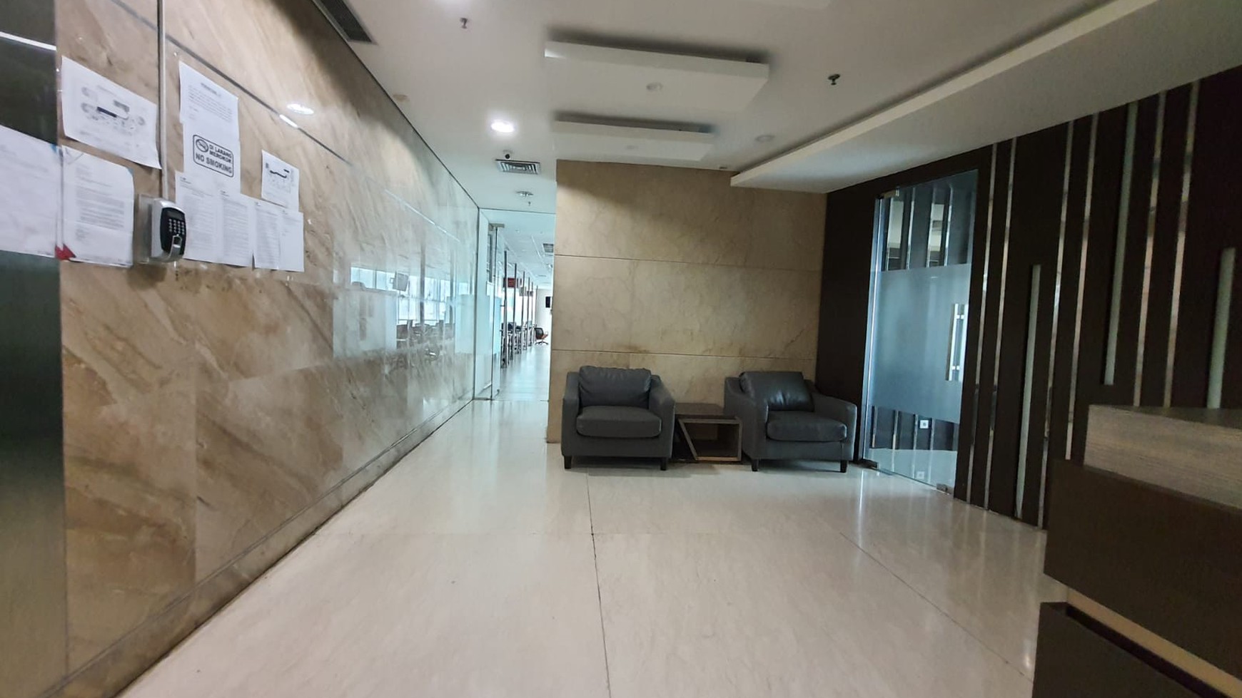 Dijua office space di AXA Tower