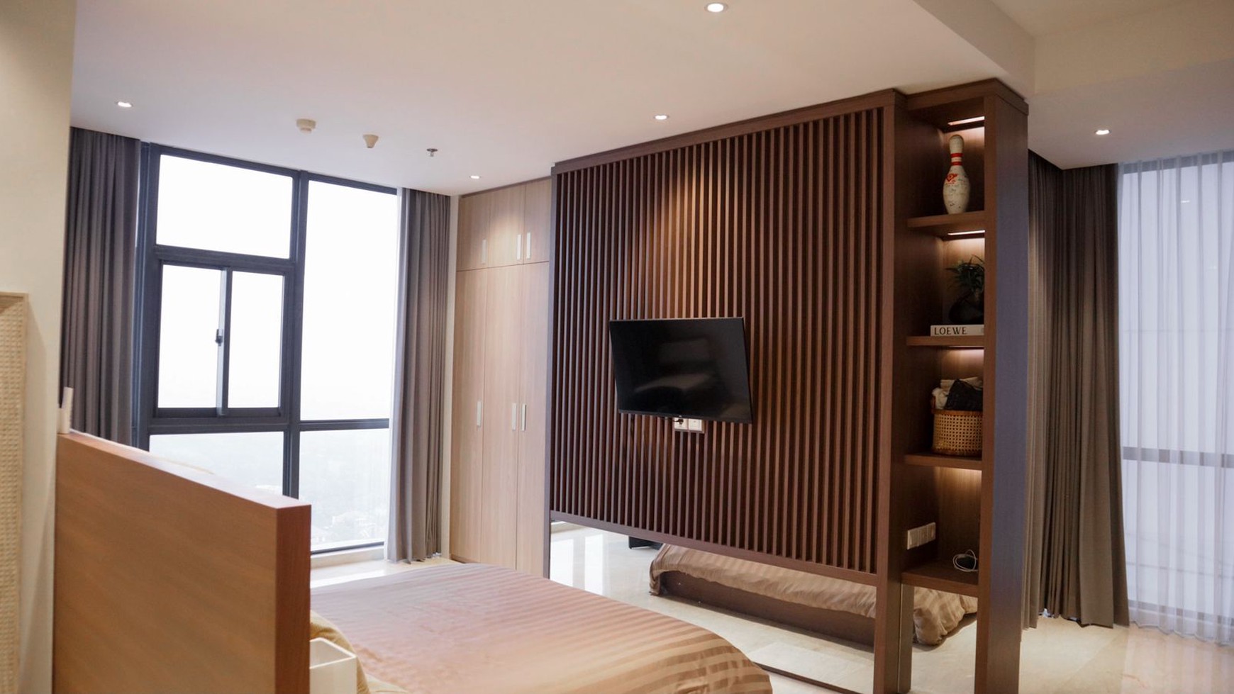 TerMURAH Apartemen Voila Ciputra World Tipe 3+1 Bedroom Plus PRIVATE Balkony BONUS Full Furnished Mewah lokasi Bagus