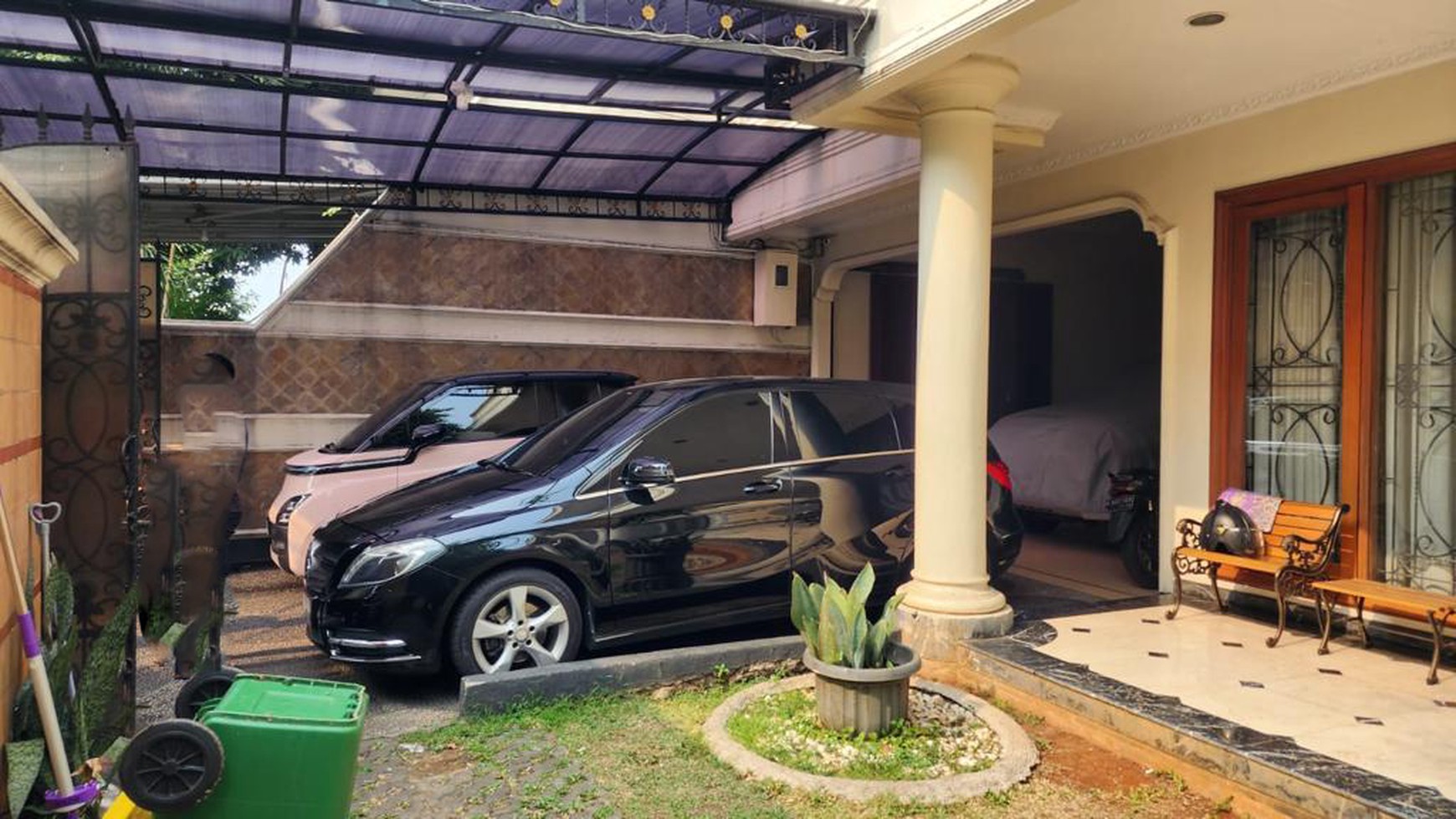 Dijual Rumah ada Pool Lokasi Strategis di Cipete Jakarta Selatan