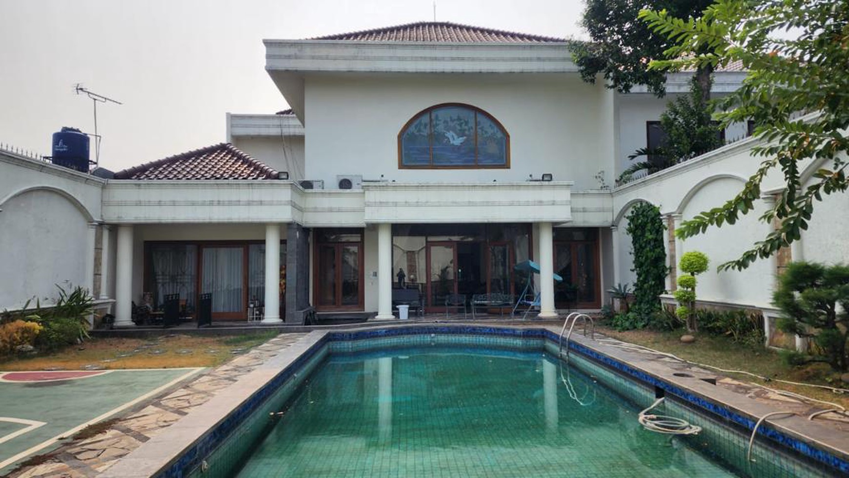 Dijual Rumah ada Pool Lokasi Strategis di Cipete Jakarta Selatan