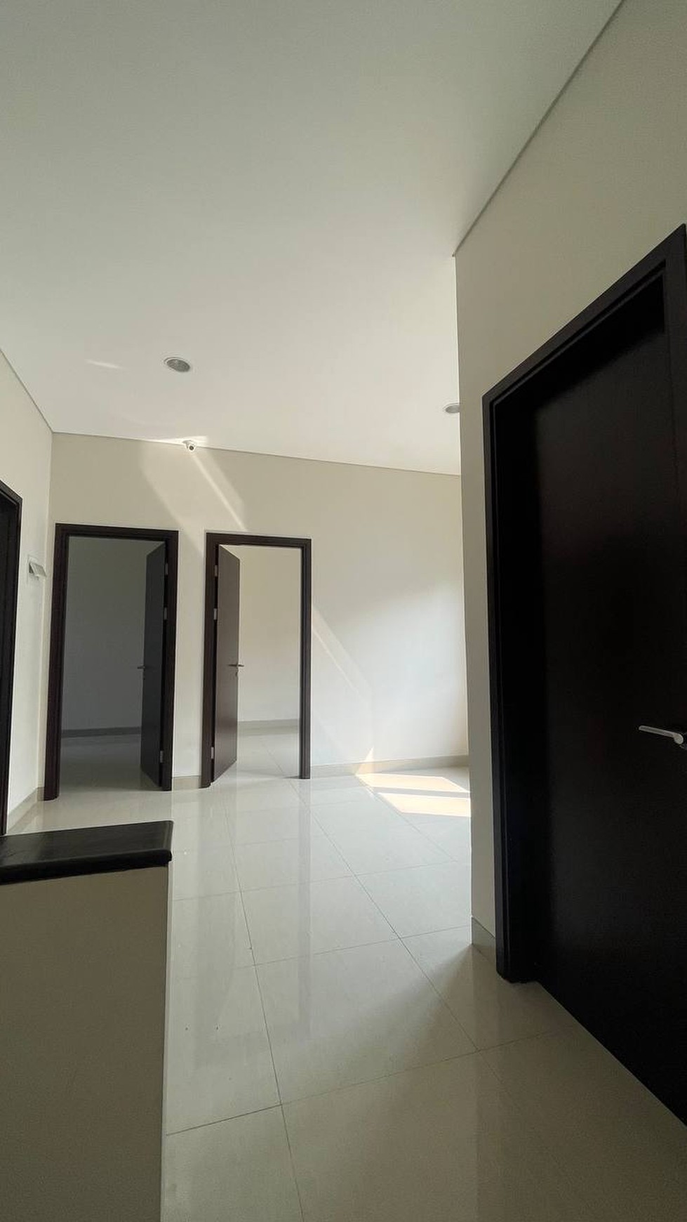 Jarang ada. Rumah mewah Mozia Amarine BSD, lokasi jalan utama