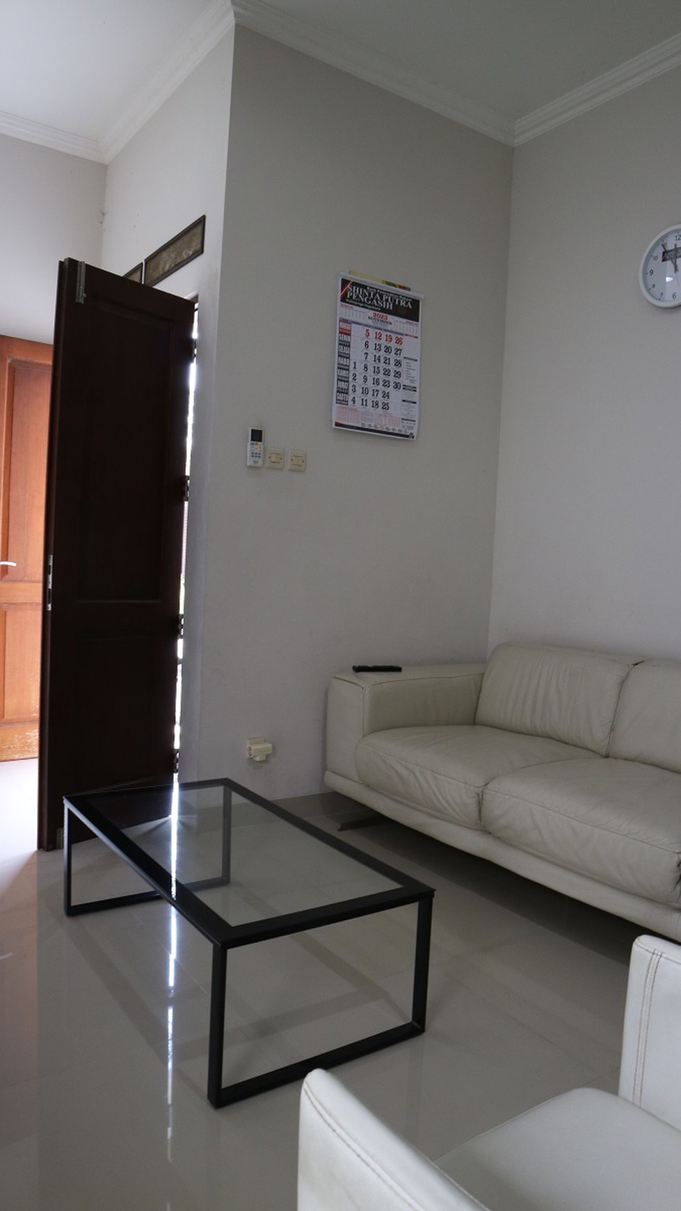 RUMAH CANTIK DENGAN DESAIN MINIMALIS, SIAP HUNI, DI PERUM ADARA CITRA, KALASAN, SLEMAN