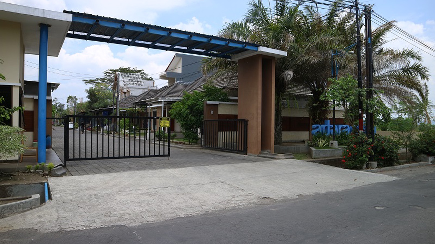 RUMAH CANTIK DENGAN DESAIN MINIMALIS, SIAP HUNI, DI PERUM ADARA CITRA, KALASAN, SLEMAN