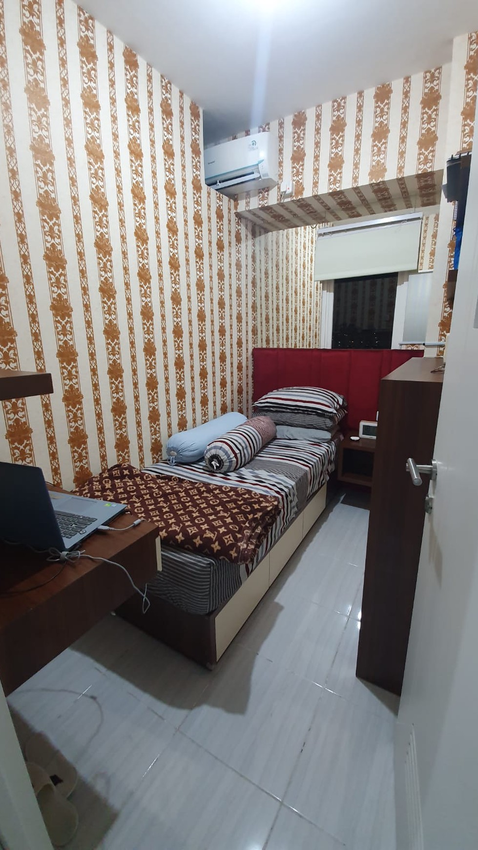 Dijual MURAH apartemen cantik siap huni Full Furnished Puncak Dharmahusada dekat Unair.