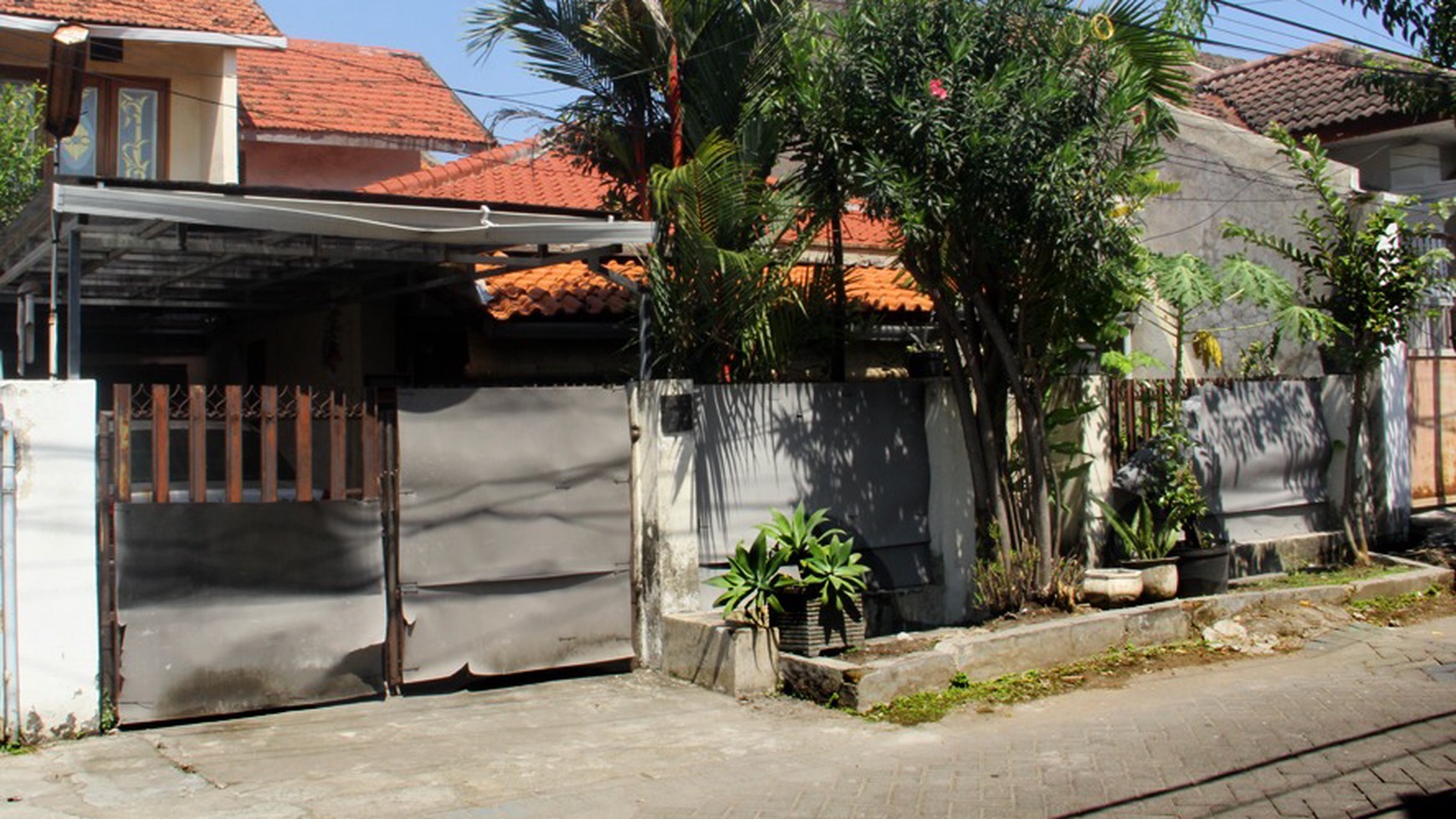 Dijual rumah Siap Huni SEMOLOWARU SELATAN area kampus UNTAG.