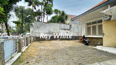 Rumah Di Kebayoran Baru Lokasi Ramai dan Strategis