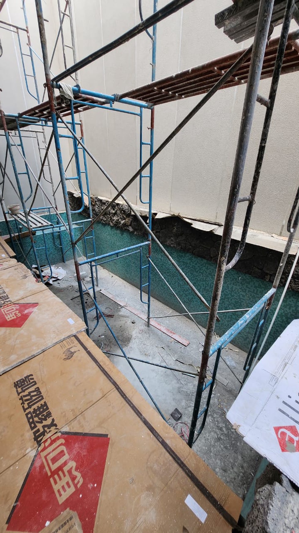 Rumah PRIVATE Pool Citraland Utama New Modern Mewah Desain Terbaru Surabaya Barat Lokasi Bagus 