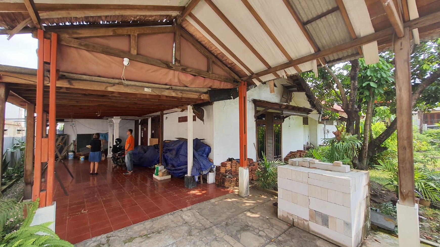 Dijual Tanah dan Rumah Hoek, tepat sebelah masjid di Jl. Kemanggisan Ilir Raya - Jakarta Barat