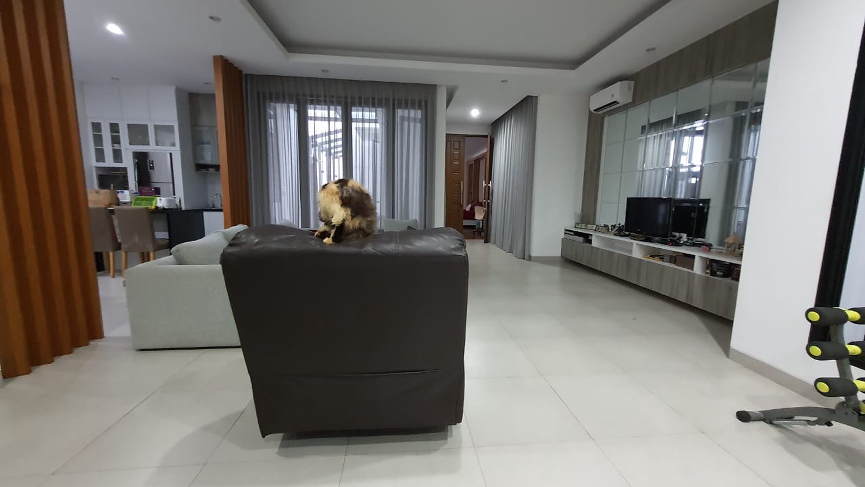 Dijual rumah baru di Jl Semarang - Menteng - Jakarta Pusat