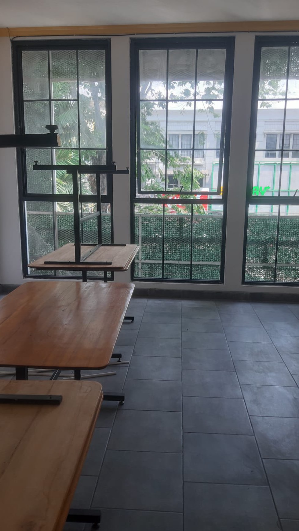 Ruko strategis di Tebet (bisa di jadikan Restoran/Cafe, Office Spaces, Retail, dll)