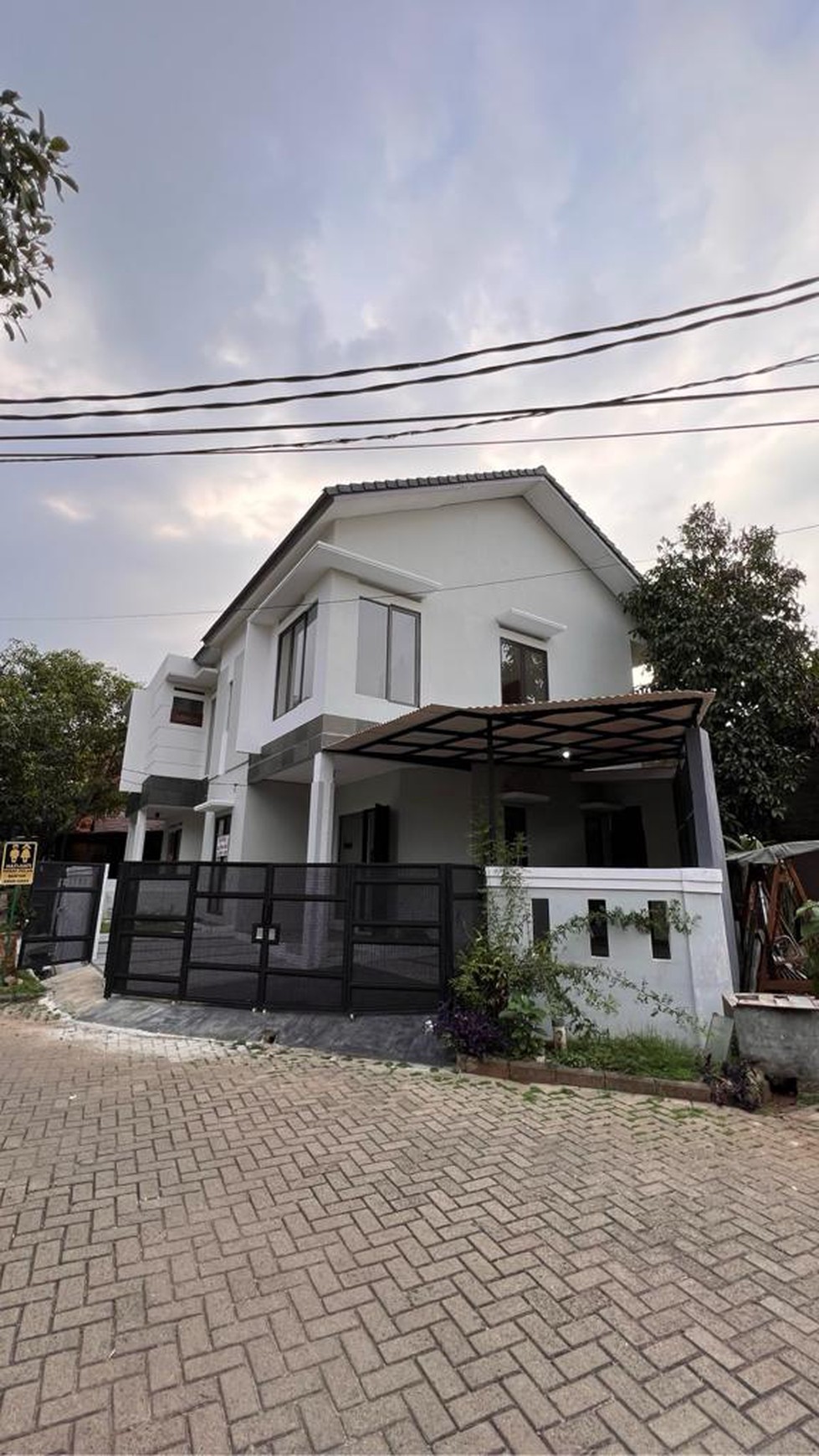 Rumah Bagus Di Gardenia Loka, Graha Raya Bintaro Jaya