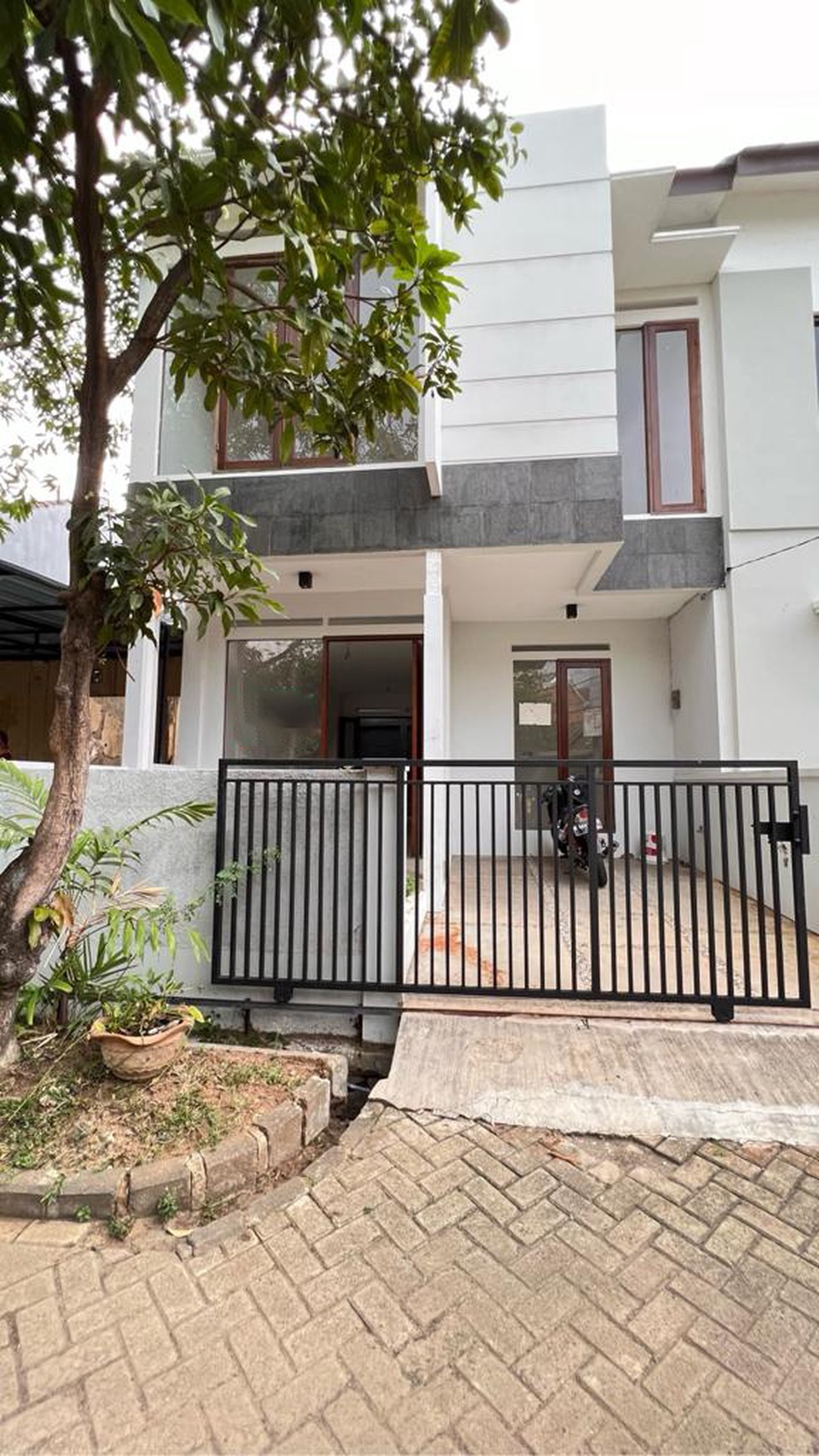 Rumah Bagus Di Gardenia Loka, Graha Raya Bintaro Jaya