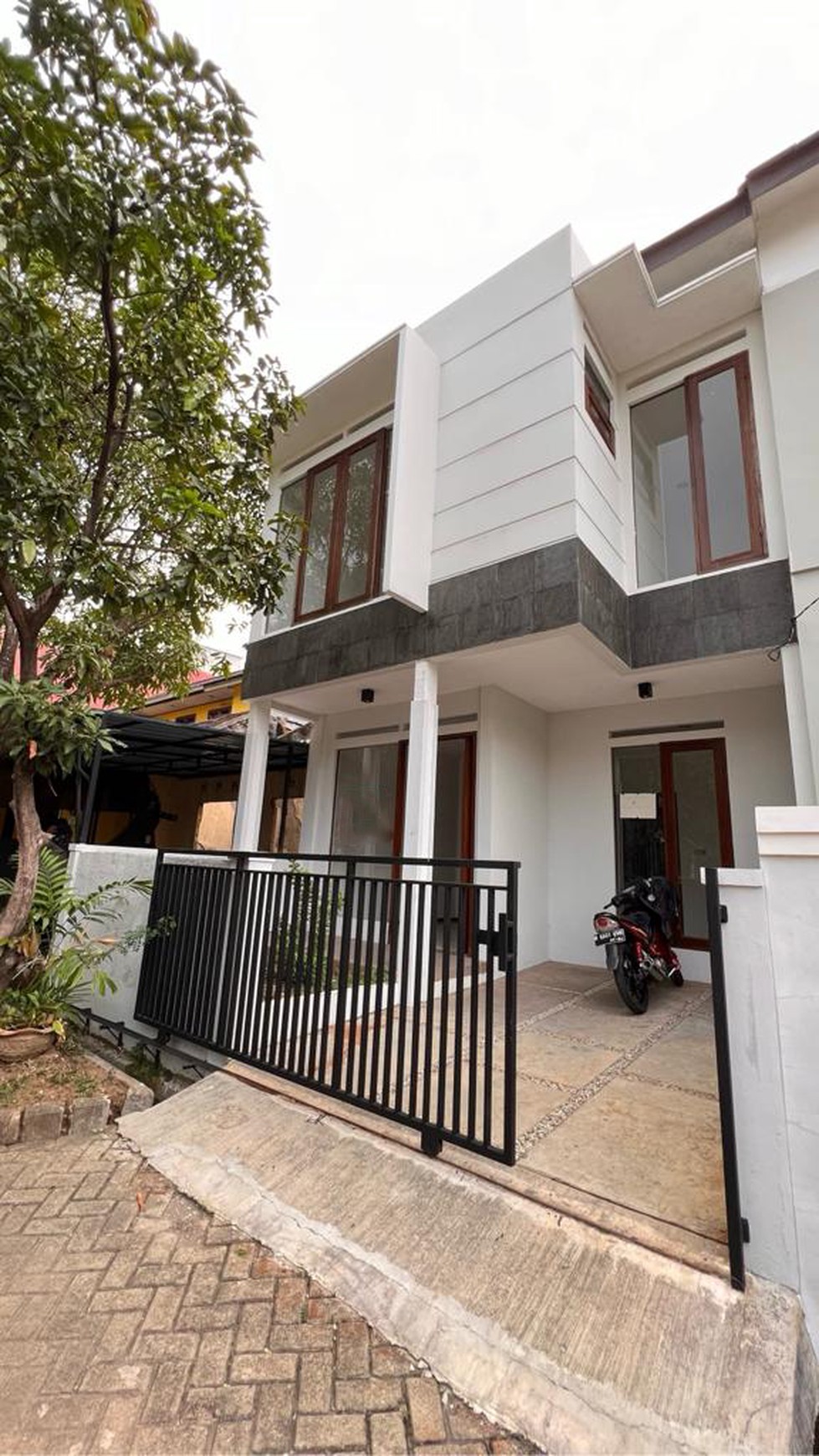 Rumah Bagus Di Gardenia Loka, Graha Raya Bintaro Jaya