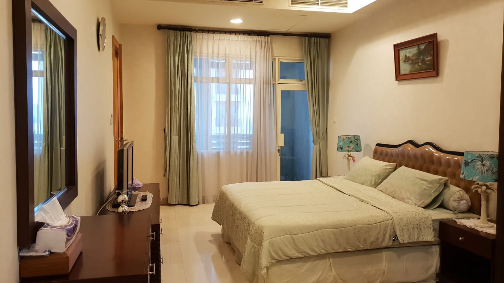 Apartemen Mewah Furnished Area The Locatian (Apartemen Senayan) Jakarta Selatan