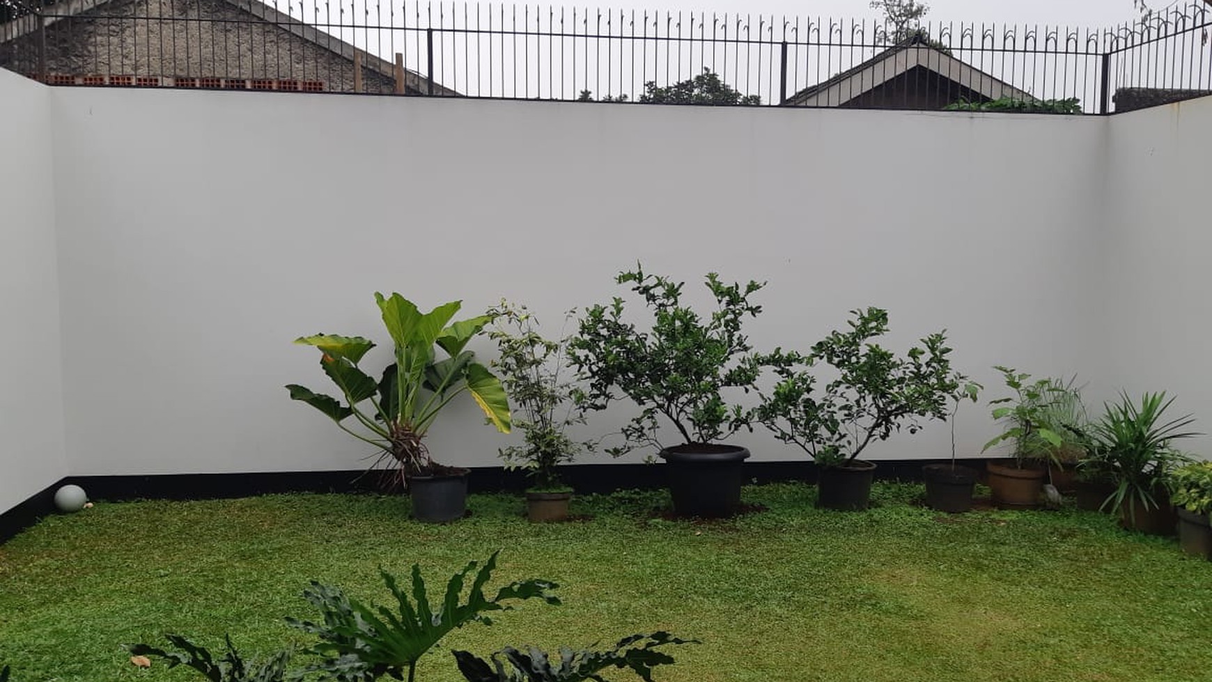 Rumah Bagus,halaman luas Di Jl Panda, Pondok Ranji  Tangerang Selatan