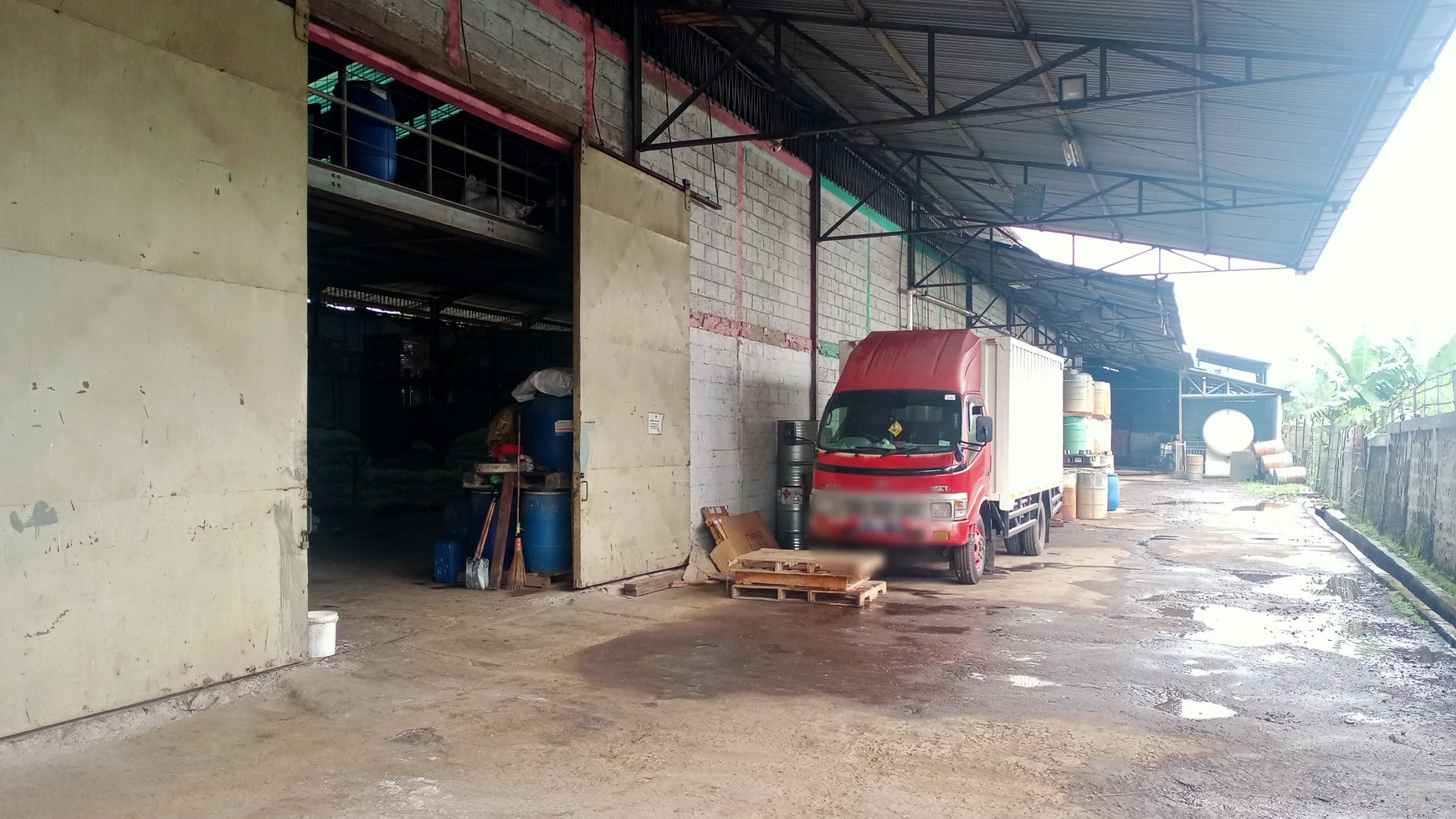 Dijual pabrik dan gudang di jalan raya narogong bekasi