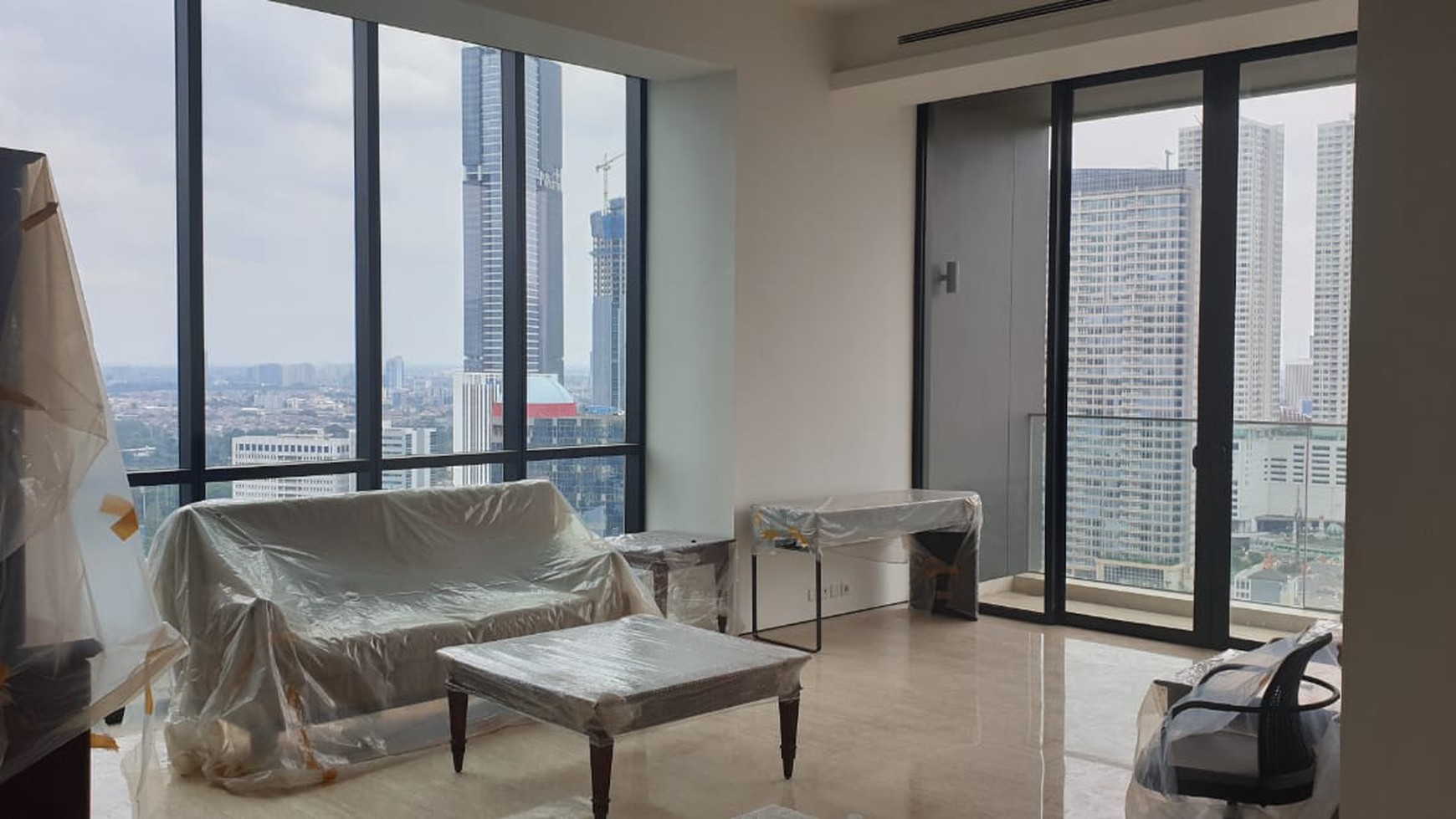 Apt Lavie , 3 Bedroom, Kuningan, Jakarta Selatan