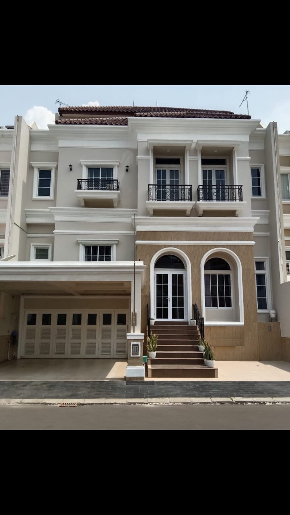 Di Jual Rumah Siap Huni di Royal Gading Mansion Kelapa Gading