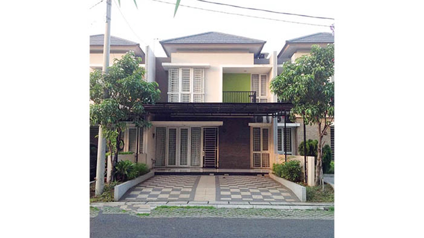 Rumah Green Court, Felicium, Cengkareng, Luas 168m2