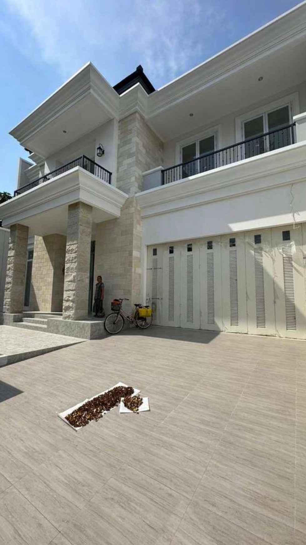 Dijual Rumah Baru Lokasi strategis Depan RS Mitra Keluarga