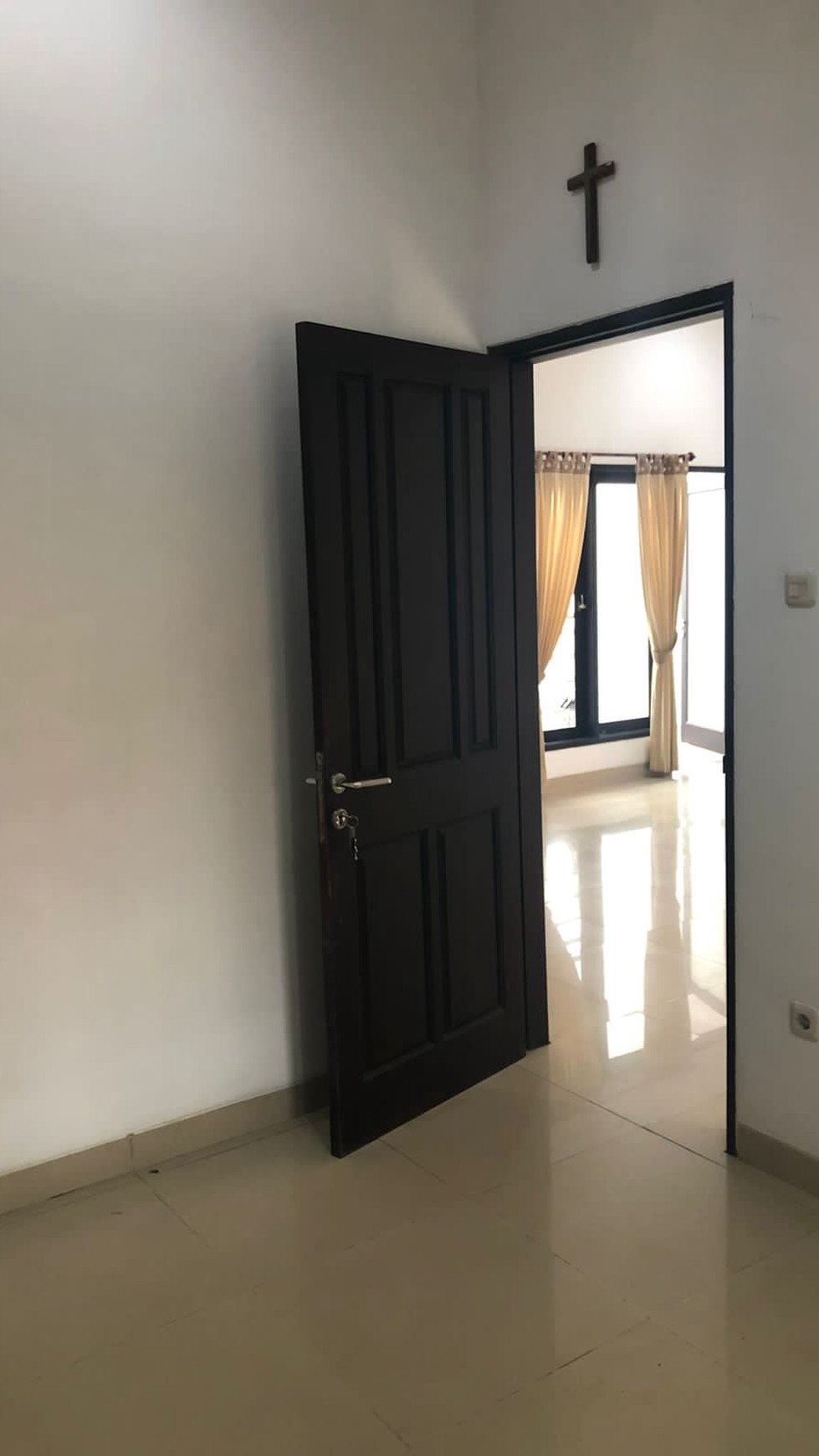 DIJUAL RUMAH CANTIK SEMI FURNISHED ALAM HIJAU CITRALAND