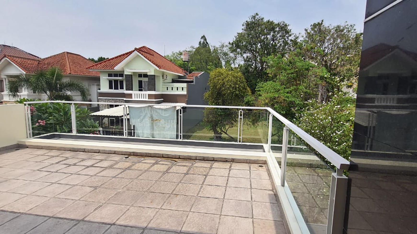 Rumah Hoek, Luas - Kokoh di  Citra Gran Cibubur