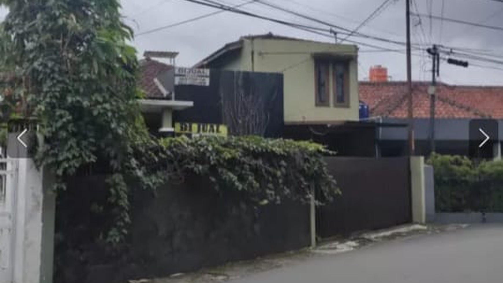 Rumah Asri dan Nyaman di Tengah Kota Bandung