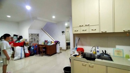 Rumah dijual di Metro Permata