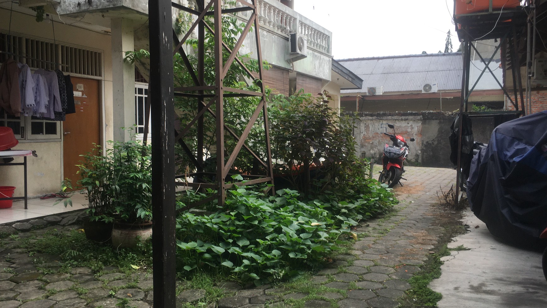 RUMAH KOS DI DEPAN BINUS