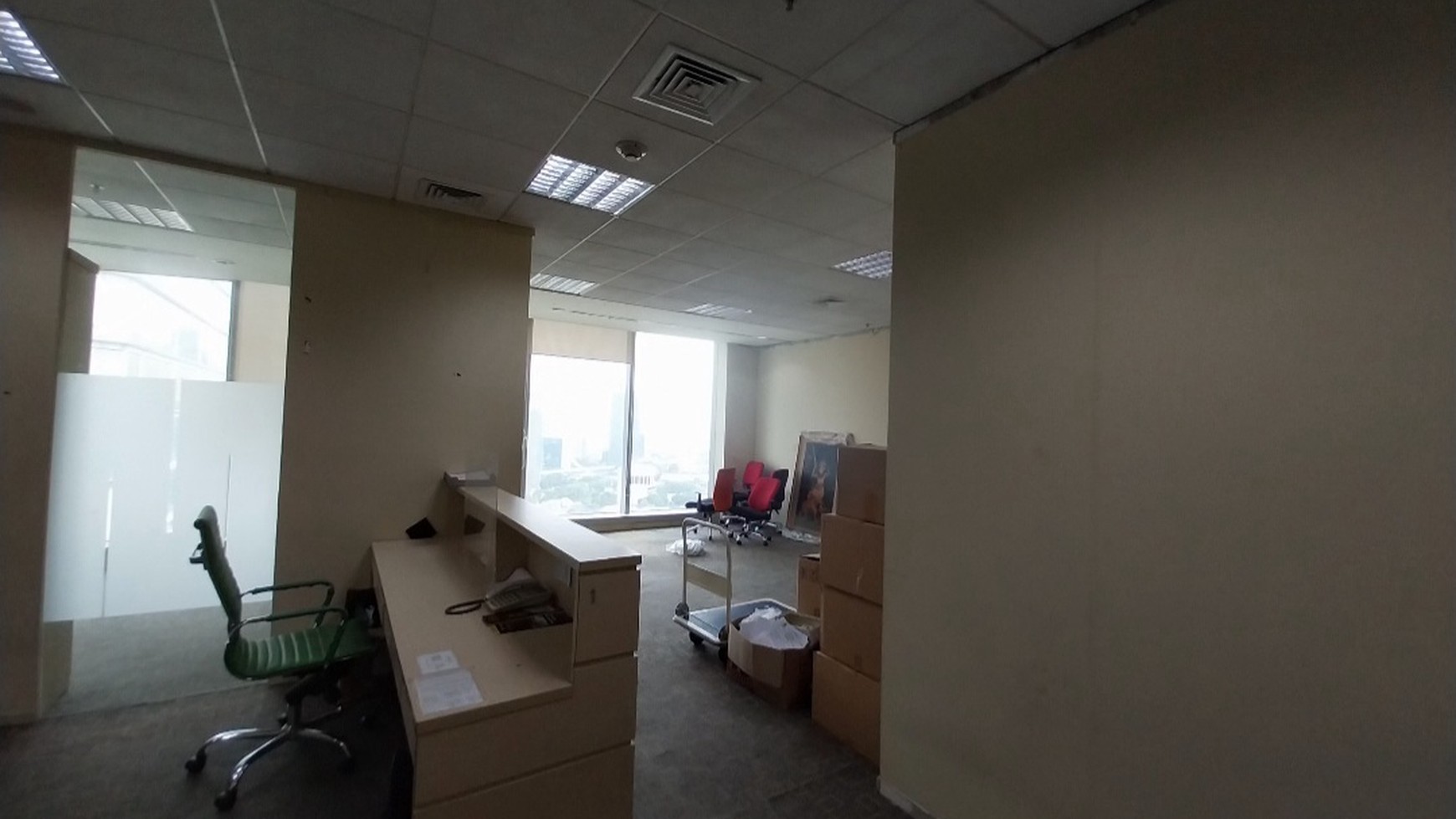 Ruang Kantor di Cyber 2 Tower.