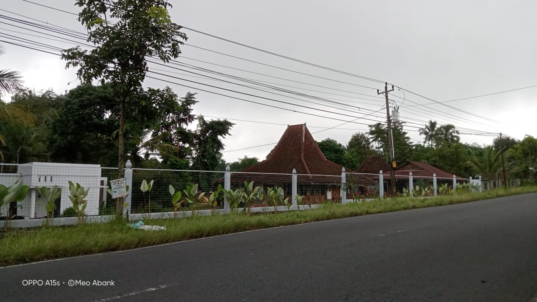 Tanah Luas 2401 Meter Persegi & Bangunan Joglo Lokasi Pakem Sleman 