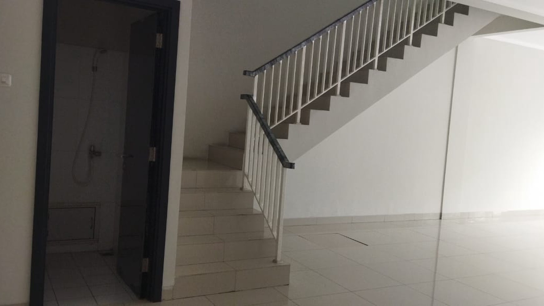 Ruko Mewah 3 Lantai dilokasi CBD Bintaro Row Jalan 42m