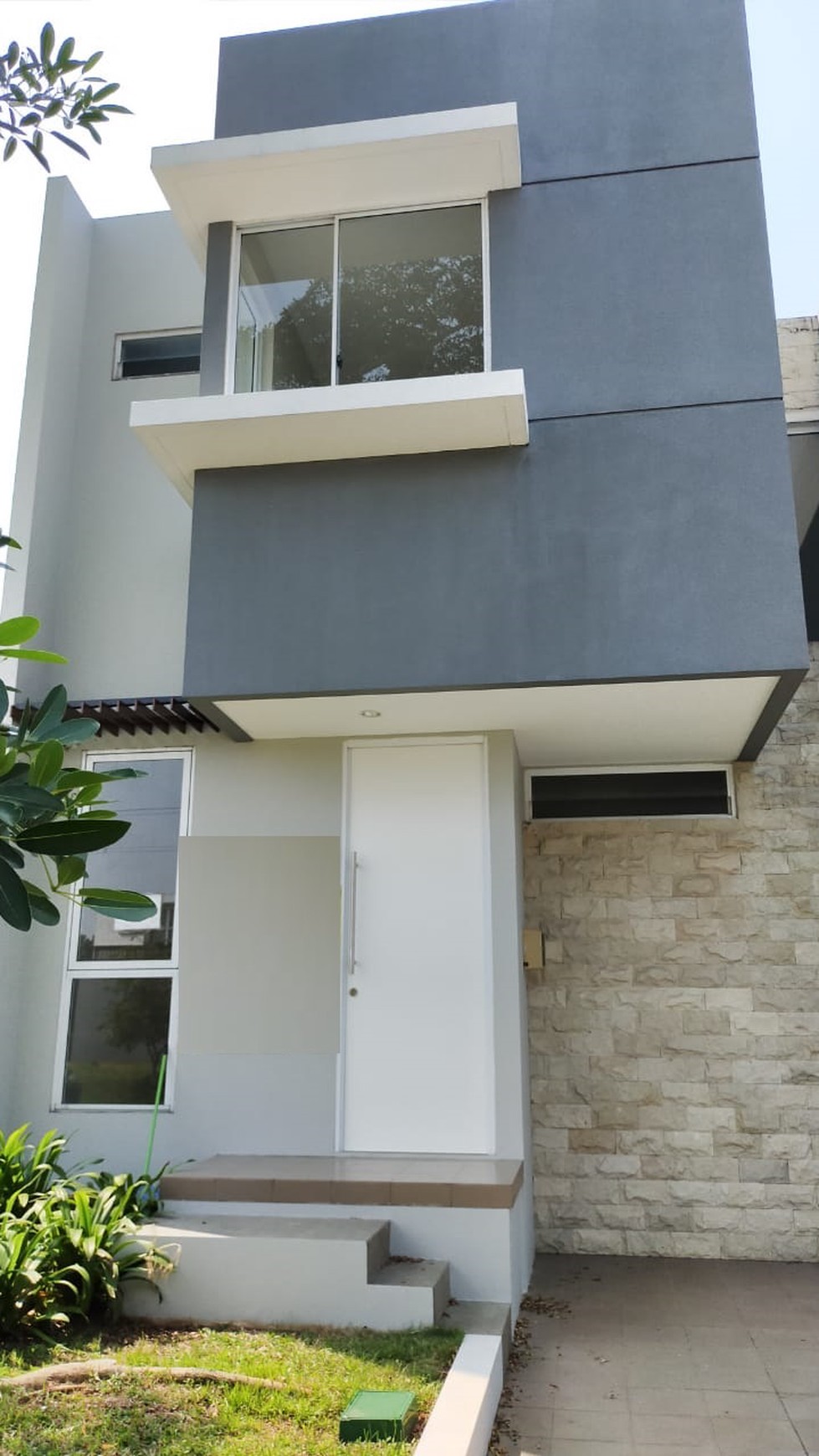 Rumah Minimalis, Cantik, dalam Cluster di Bintaro Sektor 9.